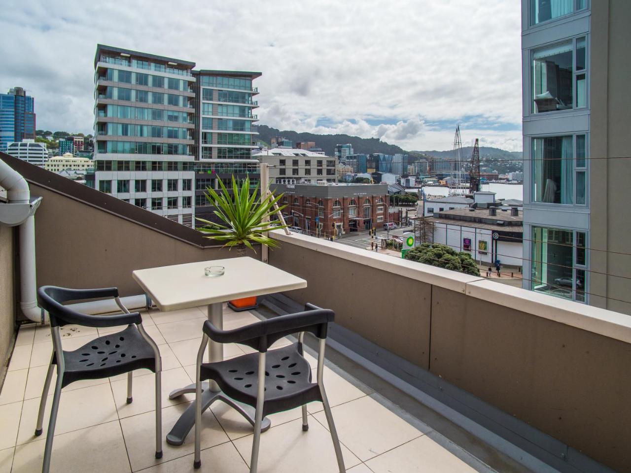U Residence Hotel Wellington Buitenkant foto